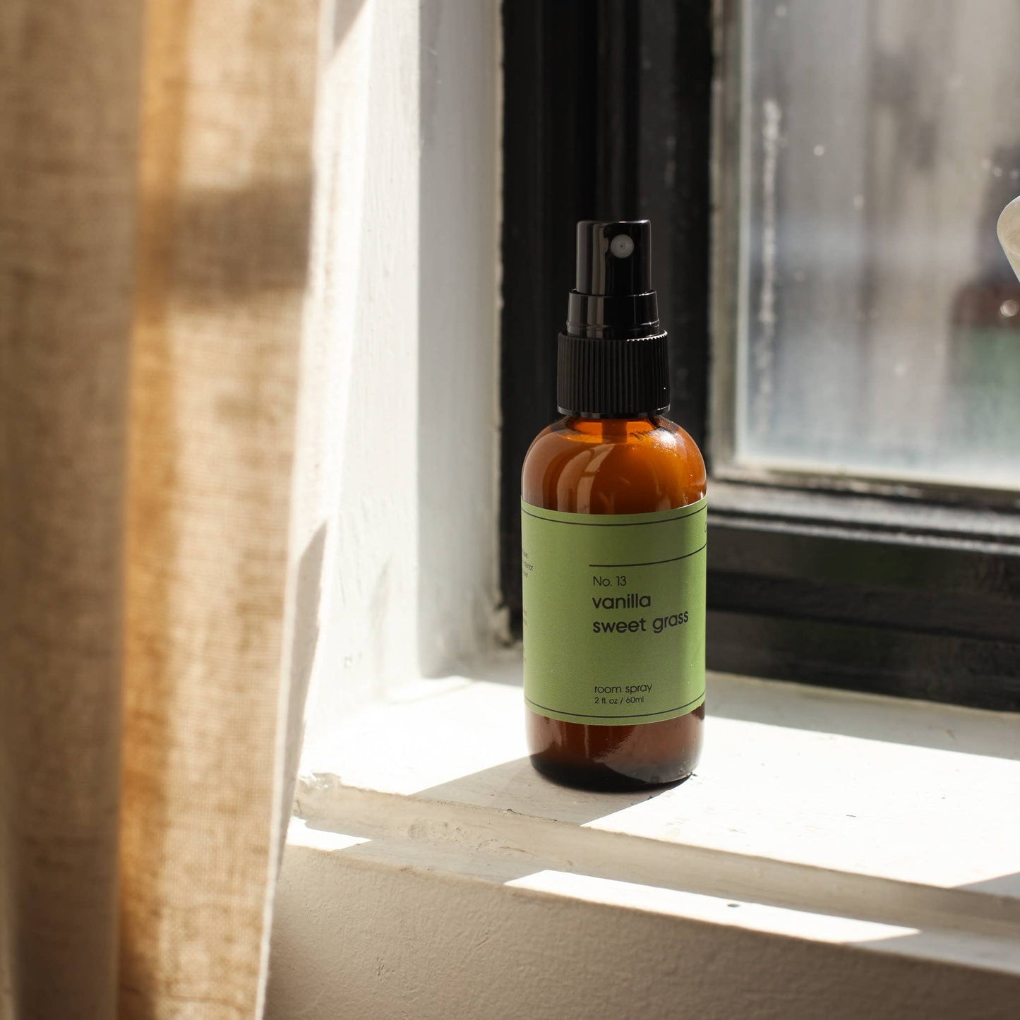 dilo “No. 13 Vanilla Sweet Grass” Room Spray