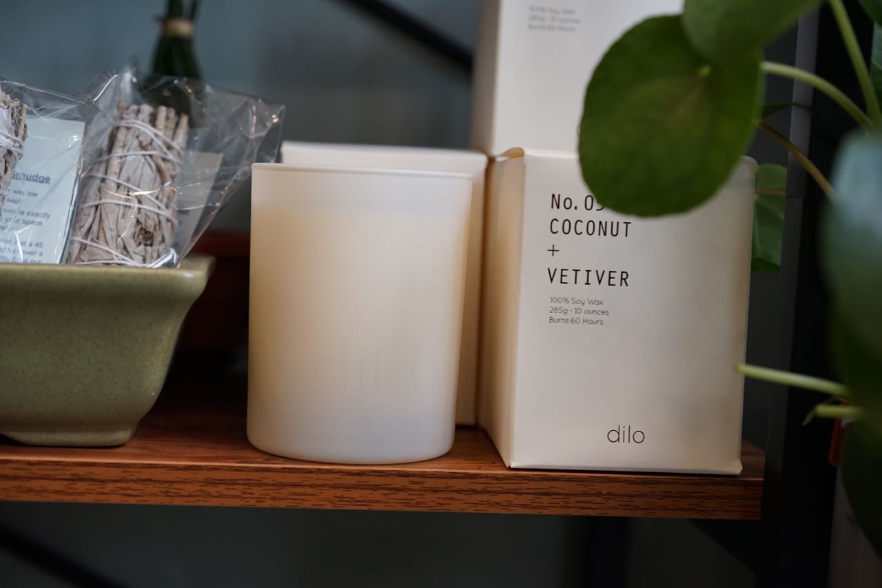 Coconut + Vetiver Candle by Dilo - Greenly Plant Co