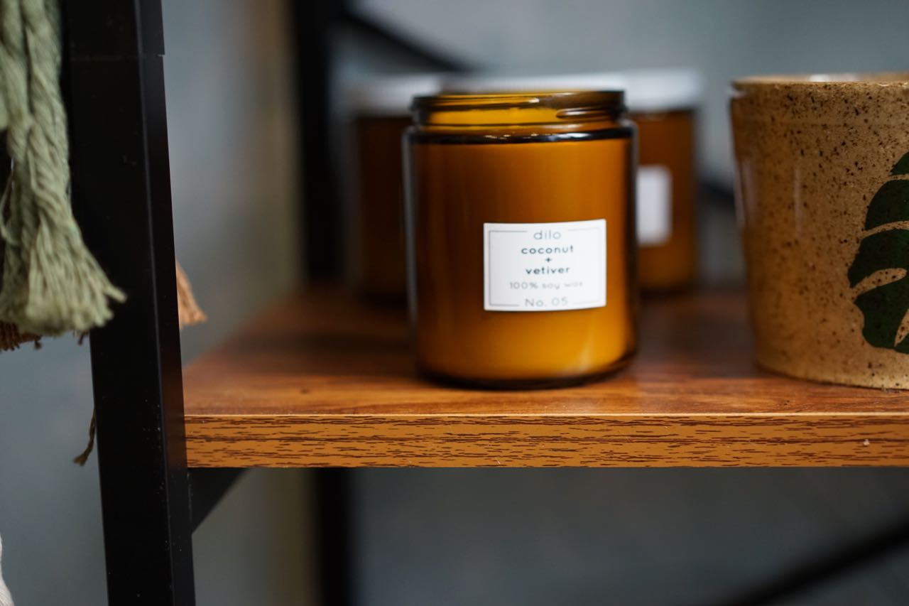 Coconut + Vetiver Candle by Dilo - Greenly Plant Co