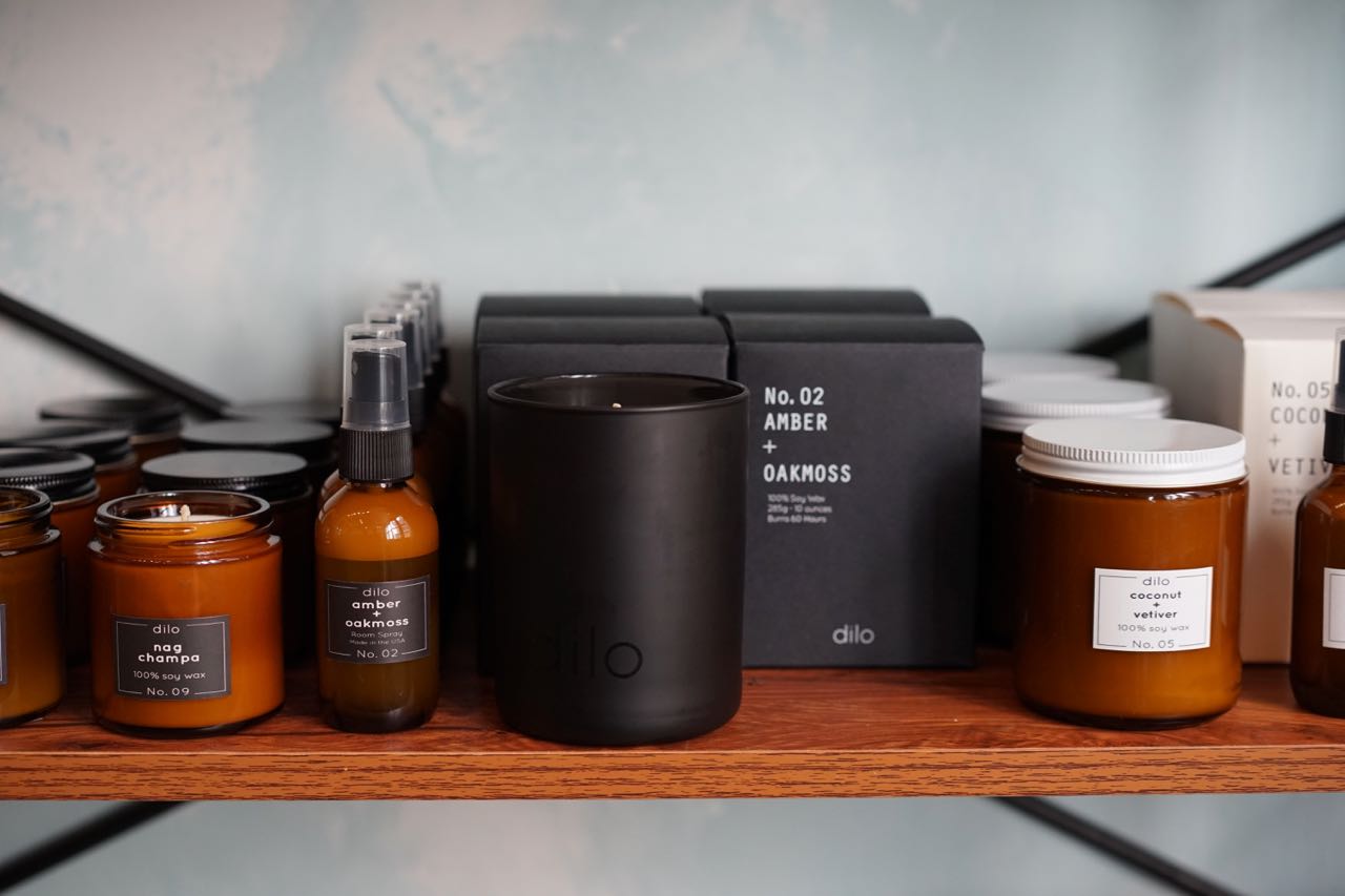 Amber and Oakmoss Candle by Dilo - Greenly Plant Co